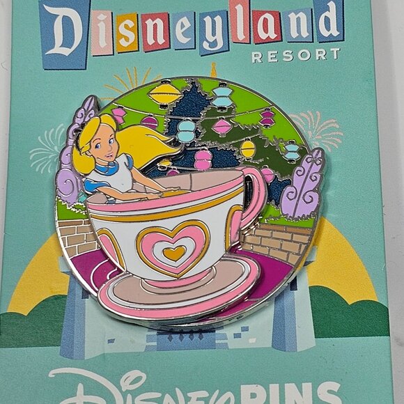 2024 Disneyland Alice in Wonderland Tea Cup Ride Magic Key LE 3000 Pin - Picture 2 of 3